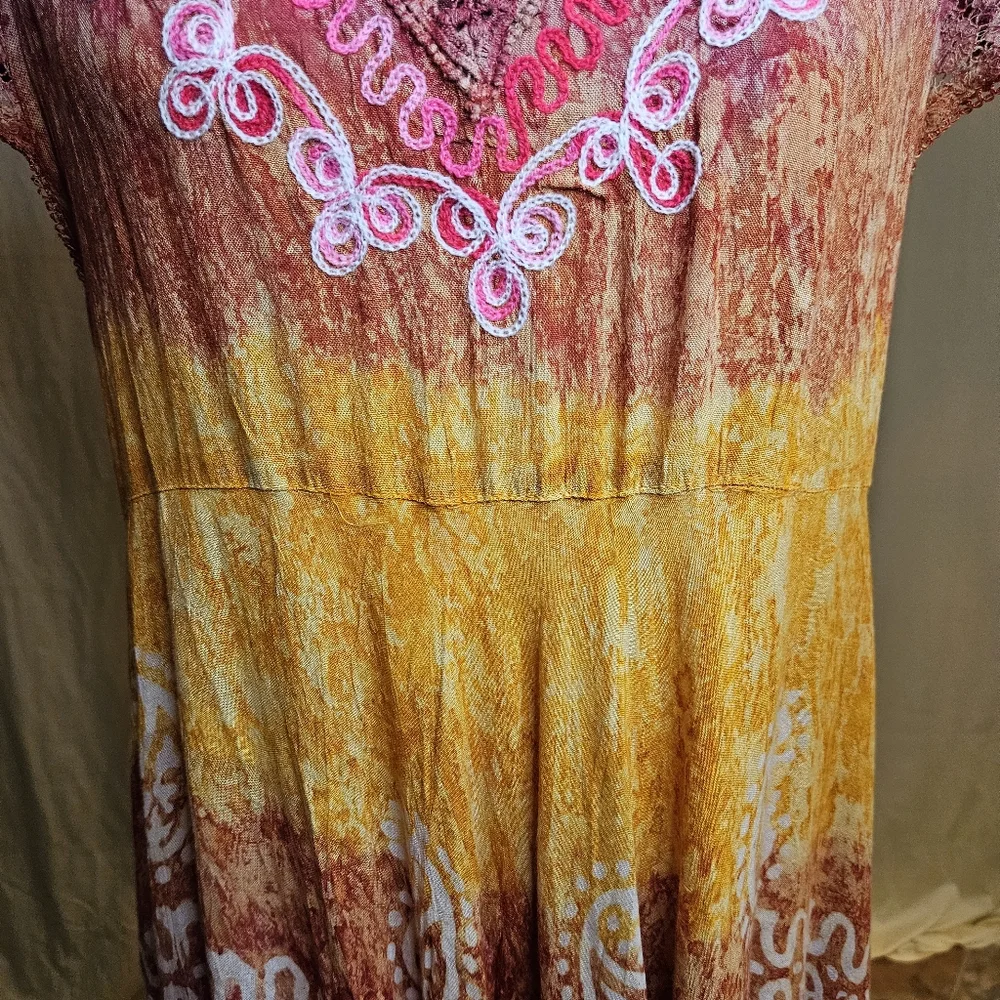 NWT Shoreline Boho Tie-dye Embroidery V-neck Dress with Lace Sleeves - Picture 4 of 12